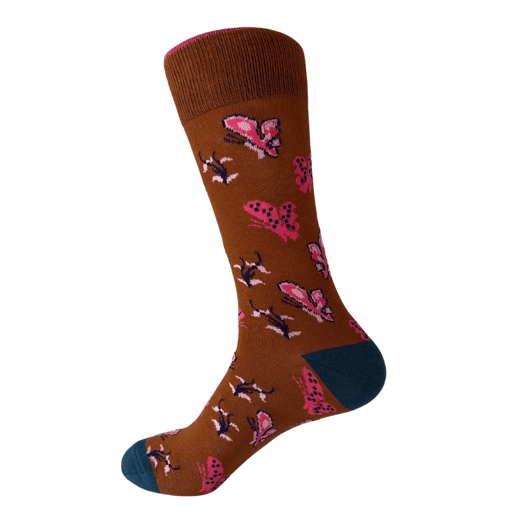 brown socks | pink butterflies | organic cotton | UK craftsmanship | autumn colors | cozy design | butterfly elegance